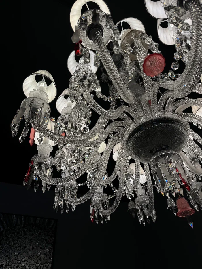 Люстра хрустальная дизайн Baccarat D110x125см прозрачная + вставки коралловые