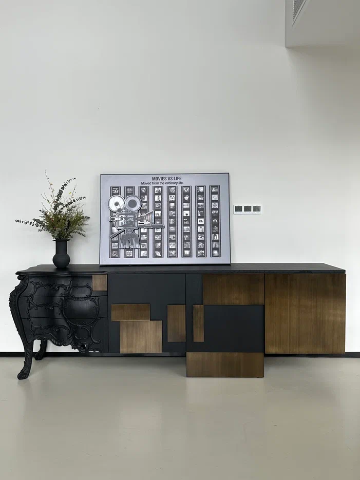 Комод с барочными деталями и современными формами Эволюшн 270x56x90