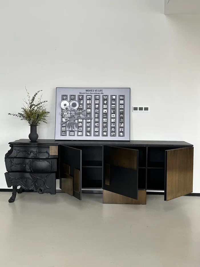 Комод с барочными деталями и современными формами Эволюшн 270x56x90